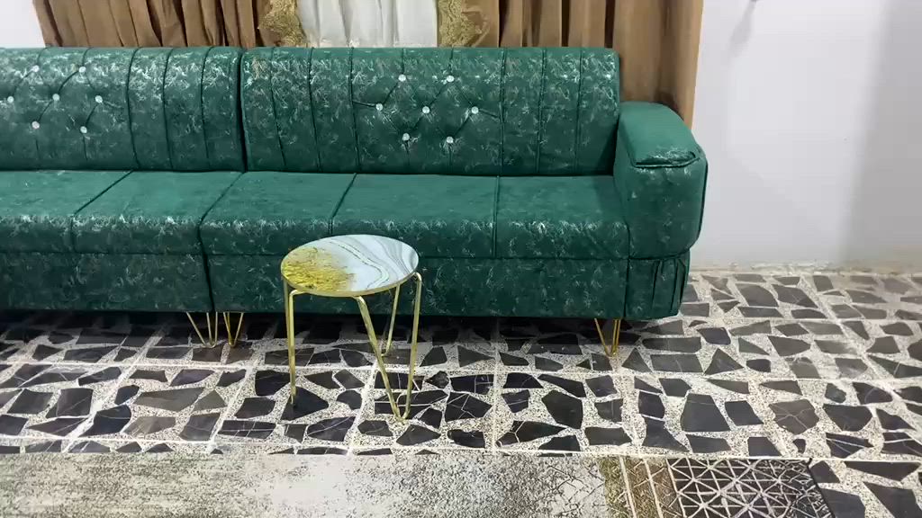 سلام عليكم...
تخم للبيع جديد قبل شهر أخذته ١٧متر

تفصال خشب ثگيل ويه طبلاته ابيعه 

مكاني المدائن المشروع .


**إذا كنت صاحب هذا الإعلان وتريد حذفه لأي سبب، رجاءا أرسل رسالة إلى الدعم الفني**