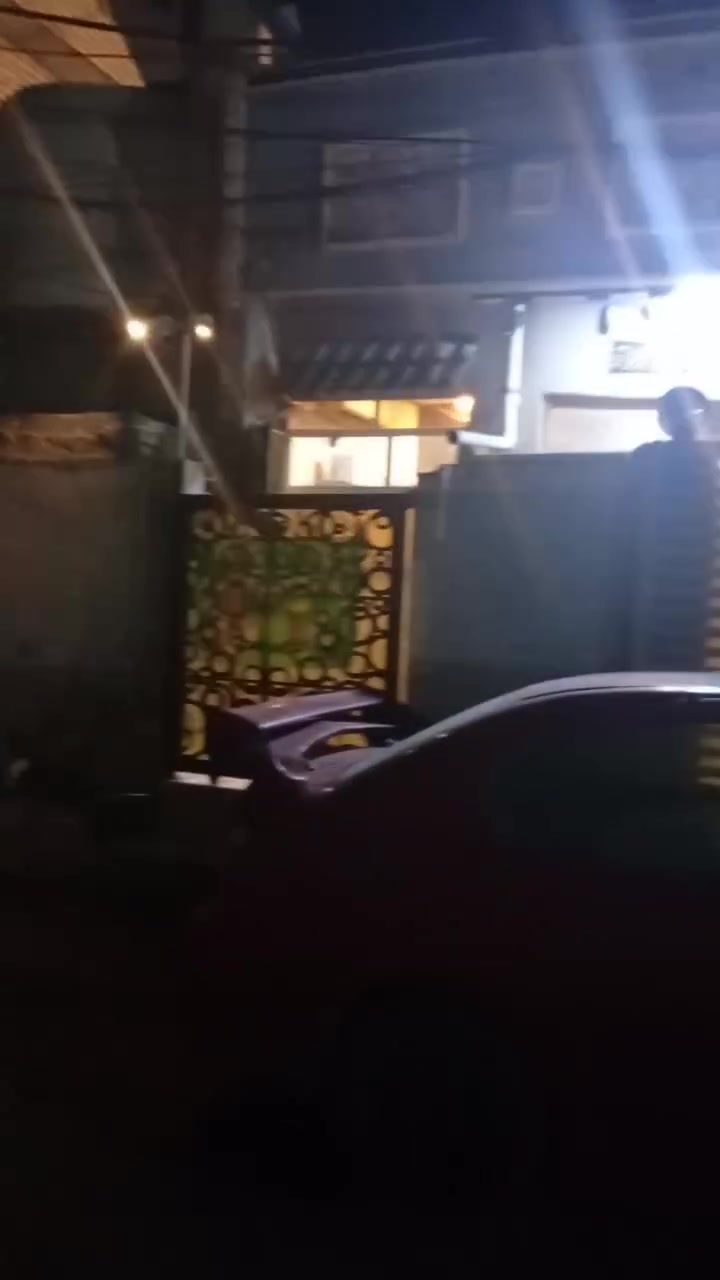 للبيع للبيع بيت بزعفرانيه بشيشان مثث كامل مساحه 120م واجهه 7م نزال 16 م كامله من كل نواحي مع اسواق مجهزه تواصل *********** بسعر 70 مليون
