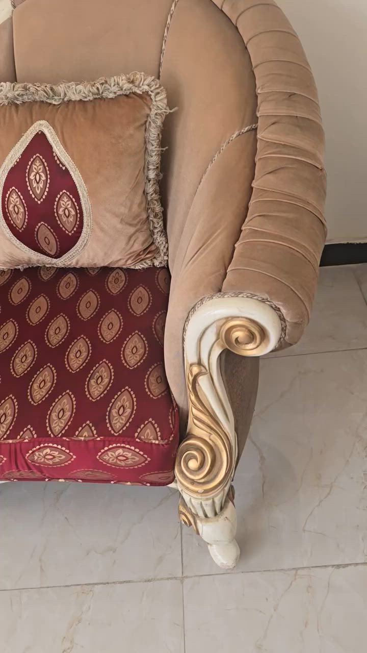 السلام عليكم
عندي تخم ١٢ مقعد واربع طبلات 
٣٥٠ الف قفل 
للتواصل على الخاص


**إذا كنت صاحب هذا الإعلان وتريد حذفه لأي سبب، رجاءا أرسل رسالة إلى الدعم الفني**