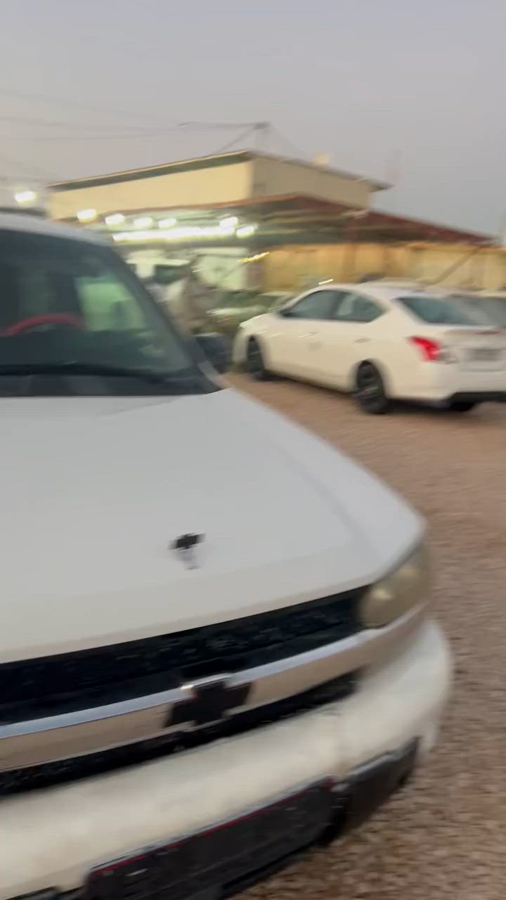 سلام عليكم 
بلايزر 2004 مال مزاد وزارة داخليه تترقم بابل 
قبق اسود كير ومكينه كفاله سياره بدون صبغ فقط باب وره عبري امبدل بقيه كفاله من صبغ 
مكان سياره كربلاء 
سعره ب50 بيه مجال بسيط 
***********
