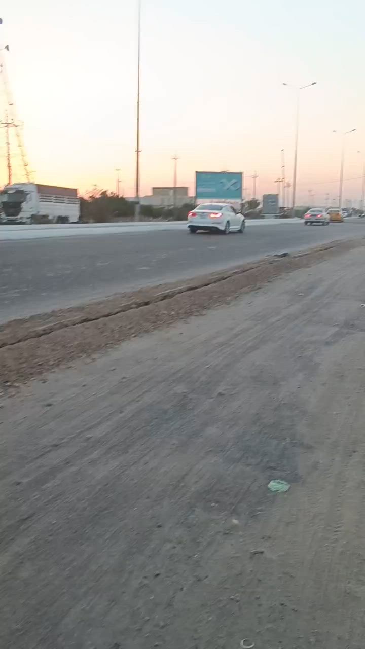 بالفيديو موضح كلشي 
🏡 فرصة سكن  لا تُعوّض في قضاء قلعة سكر! 🌟
📌 الموقع والدلالة:حي سعود - أول نزلة
.موقع استراتيجي مميز مقابيل مدرسة سمانا الأهلية النموذجية مباشرة.
📐 المساحة والأبعاد:
الواجهة: 10 متر (شرحة وتصميمها مريح).
النزال: 15 متر.
الوضعية: مسيجة بالكامل وجاهزة.
💧 الخدمات والبنية التحتية (كاملة 100%):
شارع نظامي ومرتب.
شبكة إسالة (ماء صافي).
كهرباء مستقرة.
شبكة مجاري متكاملة.
💡 ليش هالحي وهي القطعة بالذات؟
المنطقة مخدومة بالكامل، هادئة، وقريبة جداً من الصروح التعليمية والأماكن الحيوية، يعني تسكن وأنت مرتاح ومطمن على مستقبلك ومستقبل أولادك.
📞 للاستفسار، ومعرفة السعر، أو لتحديد موعد للمعاينة:يرجى مراسلتنا على الحساب الصفحة مباشرة 📬أو الاتصال على الواتساب: [***********] 📱
