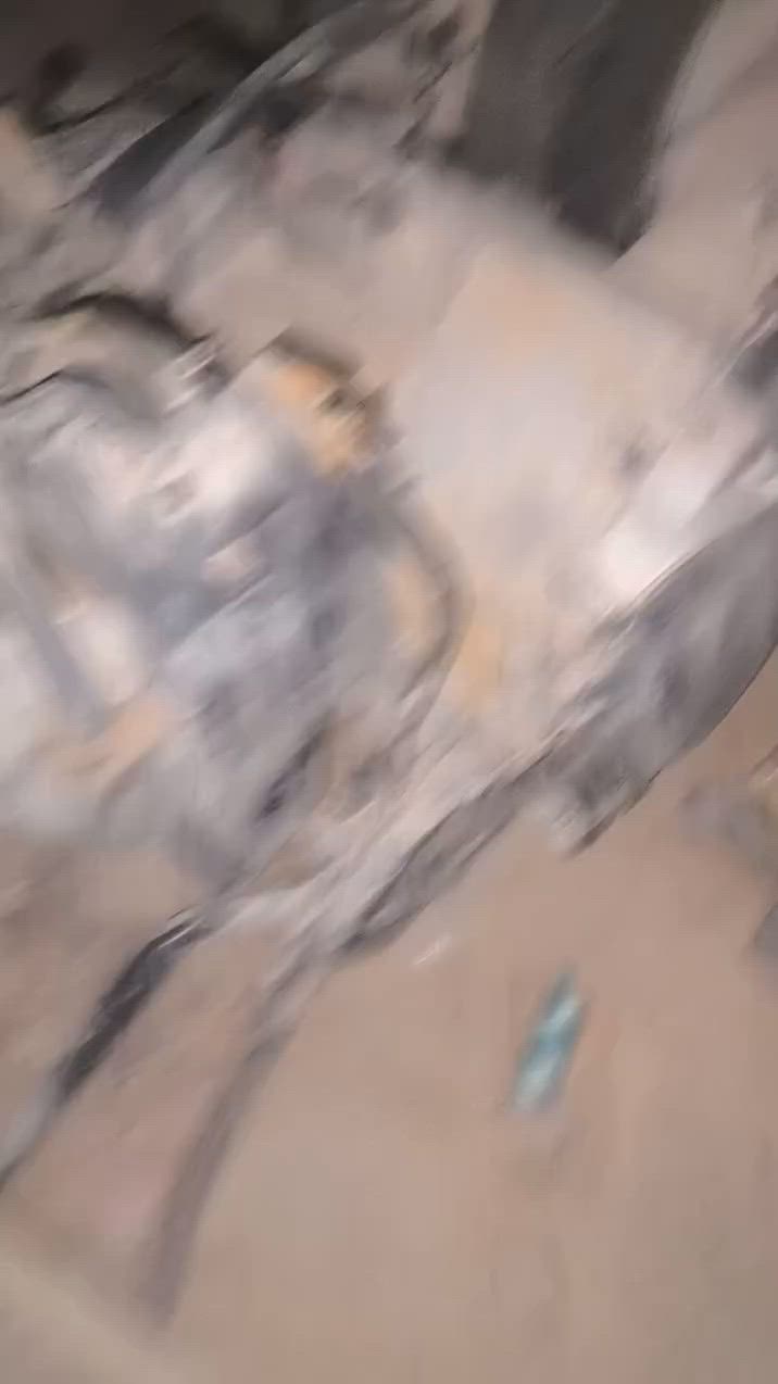 محرك منغولي ما عايز شي ما مفتوح ولا مرة عايزة بس غسلة
***********
