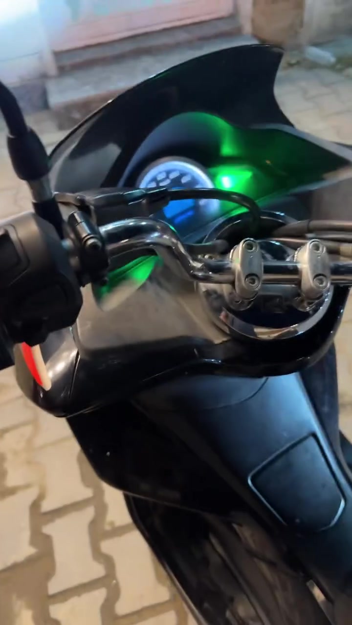 اسلام عليكم pcx للبيع محرك 150 الدراجه مجفته ولفات عد محلات بيت ياسر تجفيت درجه اولى الدراجه ماليزي مكاني الكاظمية السعر مليون و 100 
رقمي *********** واتساب
