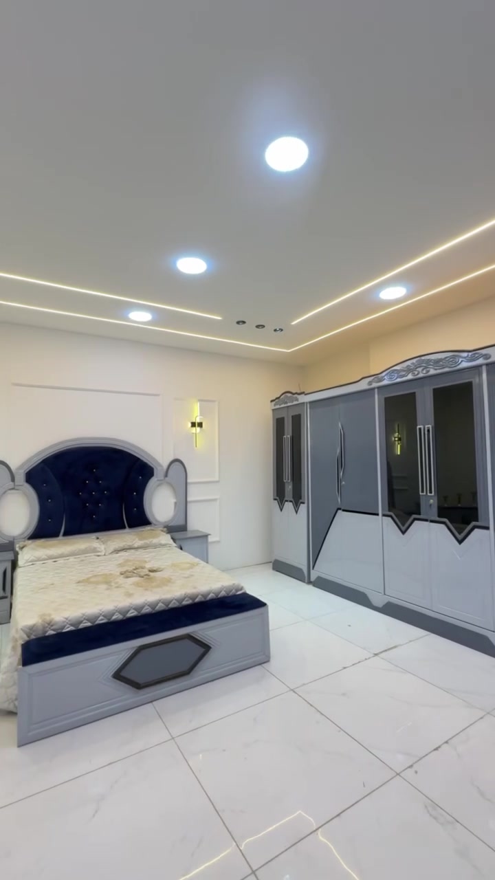 حصرياً الموديل الجديد
السعر مليون و100 فقط 😍

غرفه نجاره قتصاديه 🛌

متكونه من 9 قطع مميزه 

الكنتور ارتفاع 240 طول 320 

مع الزاويه مجموع الطول 4 امتار 

السمك الخارجي للغرفه 5 ملم انديف

والسمك الداخلي 3 ملم معاكس ابيض

سعر الشازلون الخزان 75 الف 

سعر الشازلون المقعد 50 الف 

متوفر توصيل وشد داخل بغداد 😊

متوفر توصيل وشد لكافة محافضات العراق 🇮🇶
للحجر واتساب ***********
