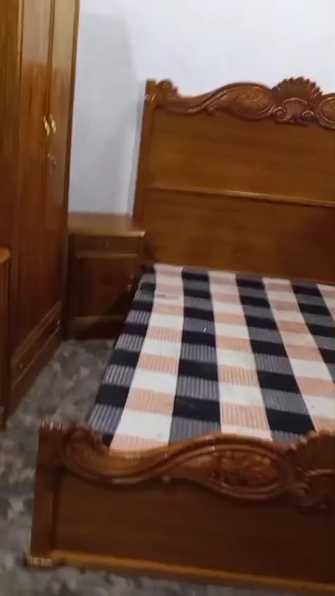 650غرفه زان خمس ابواب صاج نزاكه زاويه كنتوريه اخت الجديده بغداد الحسينيه مال الراشديه وعندي توصيل ***********
