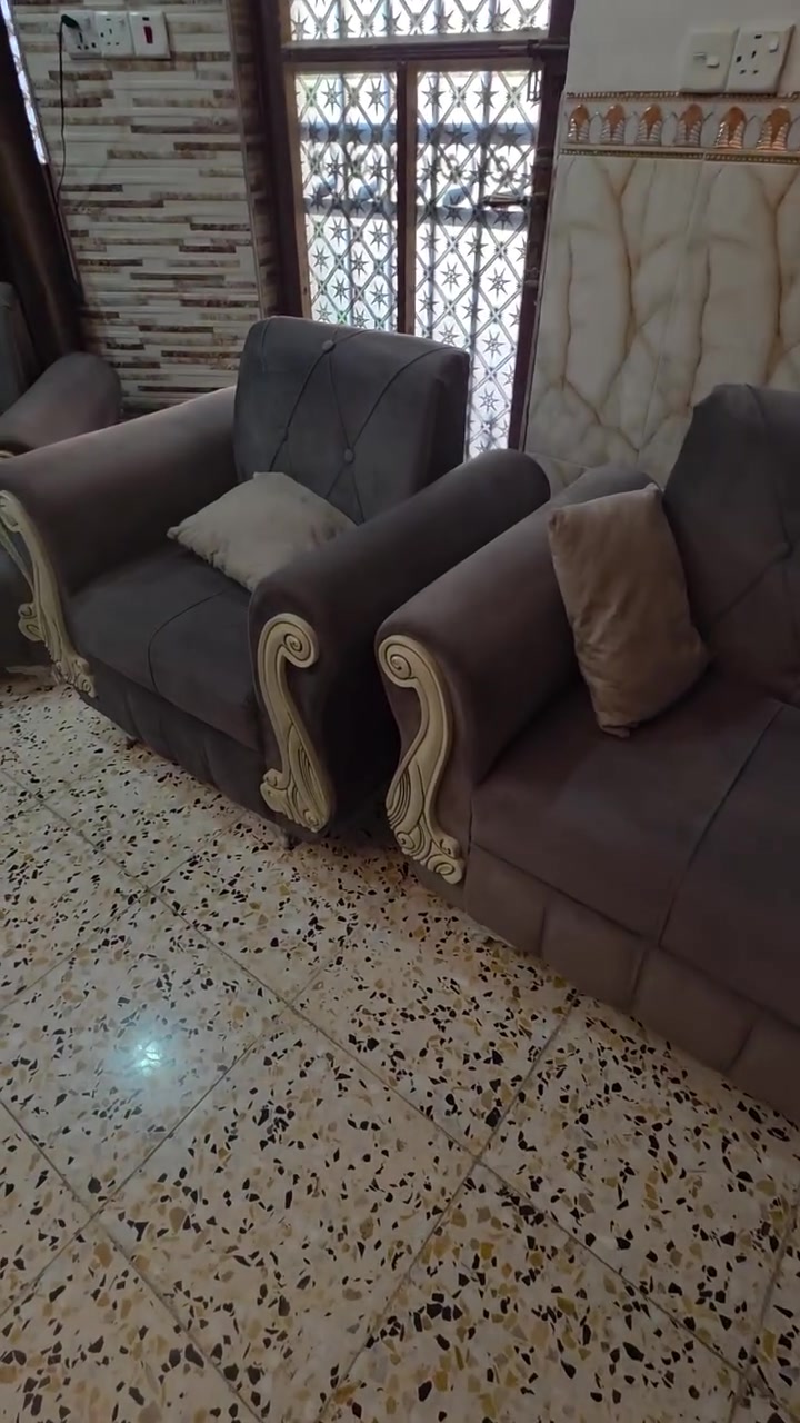 سلام عليكم تخم للبيع العنوان نادر مقابيل محطه العرفان تصال ع رقم مكلف بل منشور ***********
