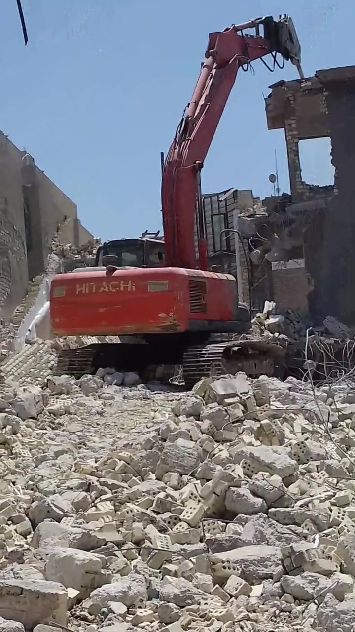 السلام عليكم يوجد لدينا كادر تفليش البيوت وقلع الاراضي و قص الرباطات و قص البيوت و تگشير الجذران وحفر جرف وقطع البيوت كافة أنواع تفليش با نسب السعار بغداد فقط يوجد واتساب اتصل وبخدمتك ***********
