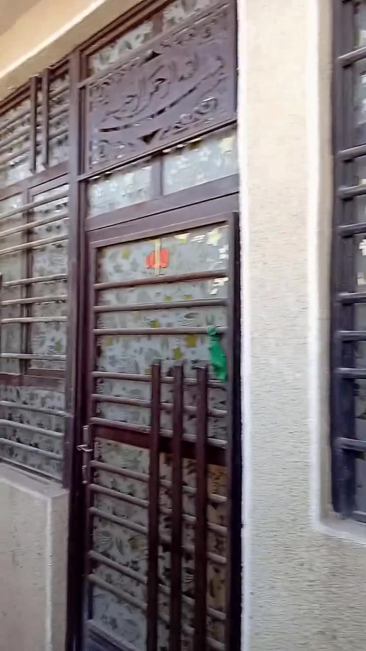 السلام عليكم ..بيت للبيع المساحه ٥٠ متر صافي طابقين بنيان حديث بنهايه ٢٠٢٤ جهز..يتكون البيت الطابق الاول عن استقبال ومطبخ وصاله ومنور وصحيات داخليه وخارجيه الطابق الثاني غرفتين نوم ..البيت كله كاشي ولطابق الثاني بورسلين ولمطبخ ولحمامات سيراميك لسقف..العنوان العبيدي بلقرب من مدرسه العابد مقابل المركز الصحي..للاتصال ***********

