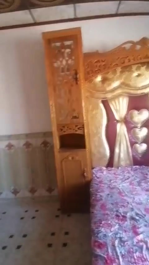 سلام عليكم خشاب اللبيع اخو جديد نضيف حيل سعره مليون بي مجال الطيبين *********** تحياتي للجميع
