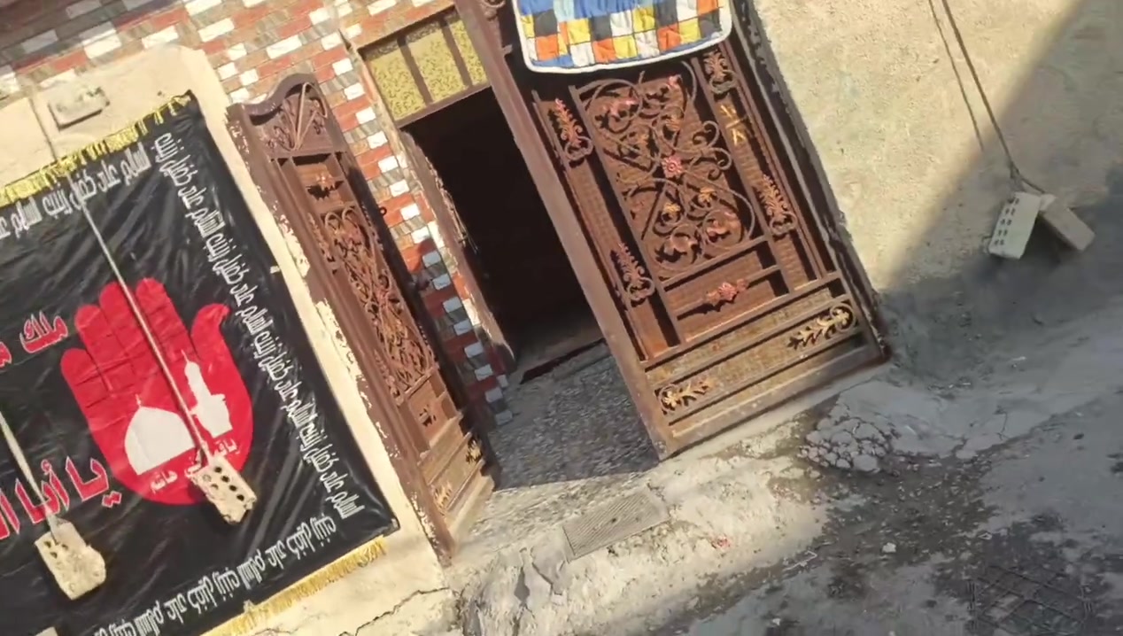السلام عليكم بيت البيع مساحته 180البيت جاهز ونضيف جدا مكان في الحميديه قرب السوك الجديد الفرع تبليط ماي كهرباء كامل من كلشي تواصل على رقم ***********

