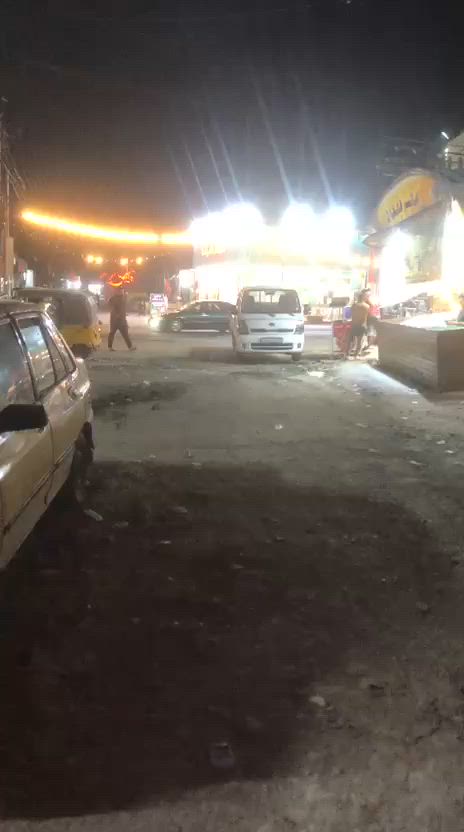 سلام عليكم بيت مساحته 55 متر للبيع بناء حديث نقص بس كاشي طابق واحد العنوان نهايه حي اور حي زهراء قرب مخبز بغداد فدقريب عل شارع العام  الاستفسار اتصل على هاذ رقم ***********
