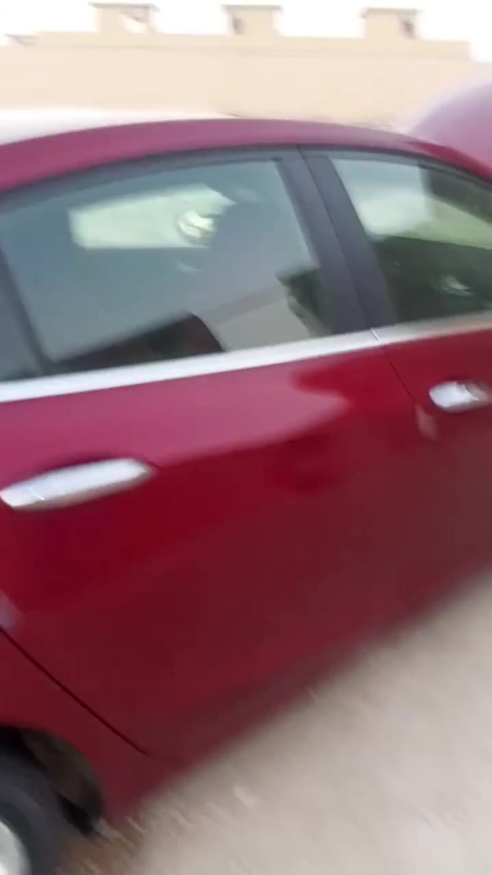 سلام عليكم سياره شوفر ليت كروز موديل 2018سياره حلوه وبسمي وضربته بجم وبيه طخات قليله تبريت نعمه مكان ذي قار  السعر 70وبيه مجال رقم الهاتف ***********
