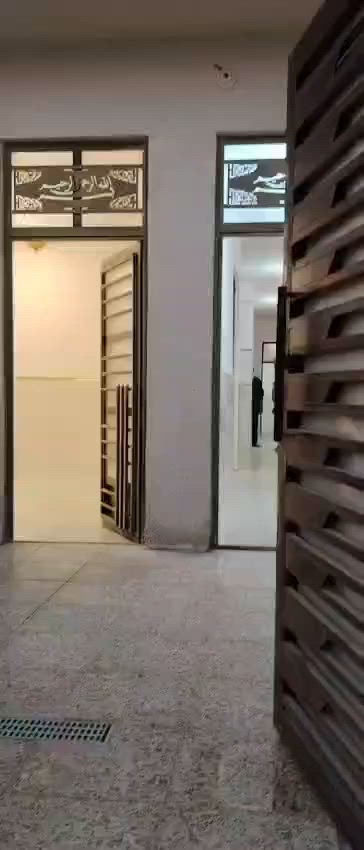 السلام عليكم يتوفر لدينا بيوت كافة المساحات العنوان بغداد مدينة الصدر الحميديه شارع سيد عوده الاتصال *********** تسليم مفتاح تانكي كيزر ماطور مغسله خلاطات محجر الدرج بايه ومرايه بنكات مكتب أنوار الصدرين
