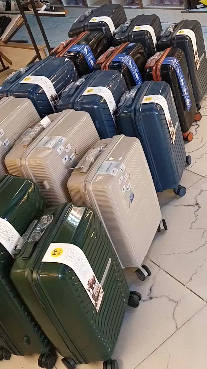تم وصول بضاعة جديدة من حقائب السفر 
ضد الكسر ضمان استرجاع 
الحجم الكبير 35.000
الحجم الوسط, 25.000
الحجم الصغير 15.000


**إذا كنت صاحب هذا الإعلان وتريد حذفه لأي سبب، رجاءا أرسل رسالة إلى الدعم الفني**