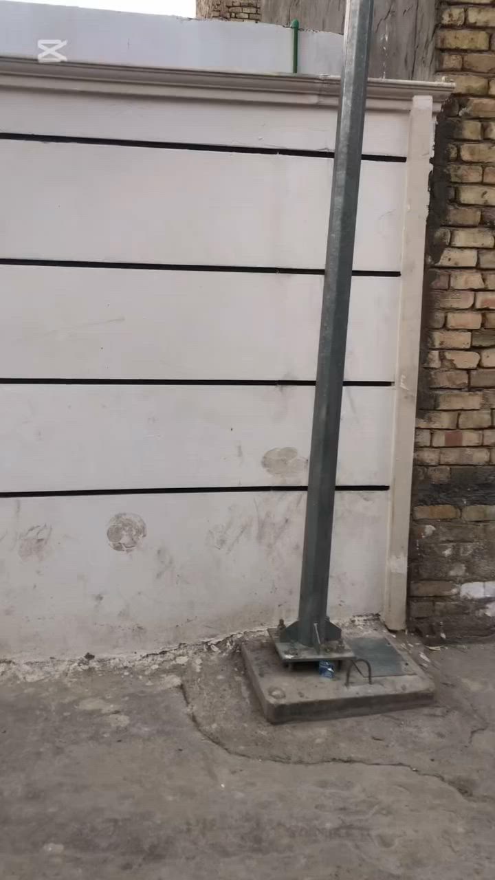 سلام عليكم بيت ١٠٠ متر ١٠/١٠ قاط واحد شيشان شارع مدارس قريب جد عل مدرسه وع شارع لعام
***********
