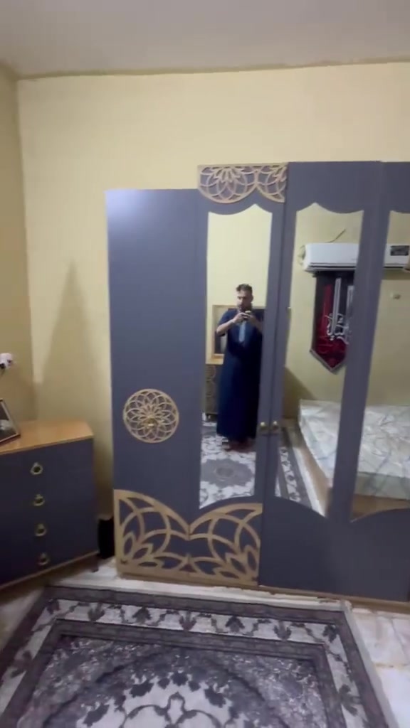 غرفة نوم تركية كاملة بحالة ممتازة (نظافة 100%)، تتكون من 8 قطع:

جرباية 

كنتور

ميز تواليت

مرآة

وباقي القطع المكملة للغرفة

السعر: 475 ألف دينار عراقي، مع مجال بسيط للشراي

سبب البيع: الانتقال إلى سكن آخر.

للاستفسار 
***********

