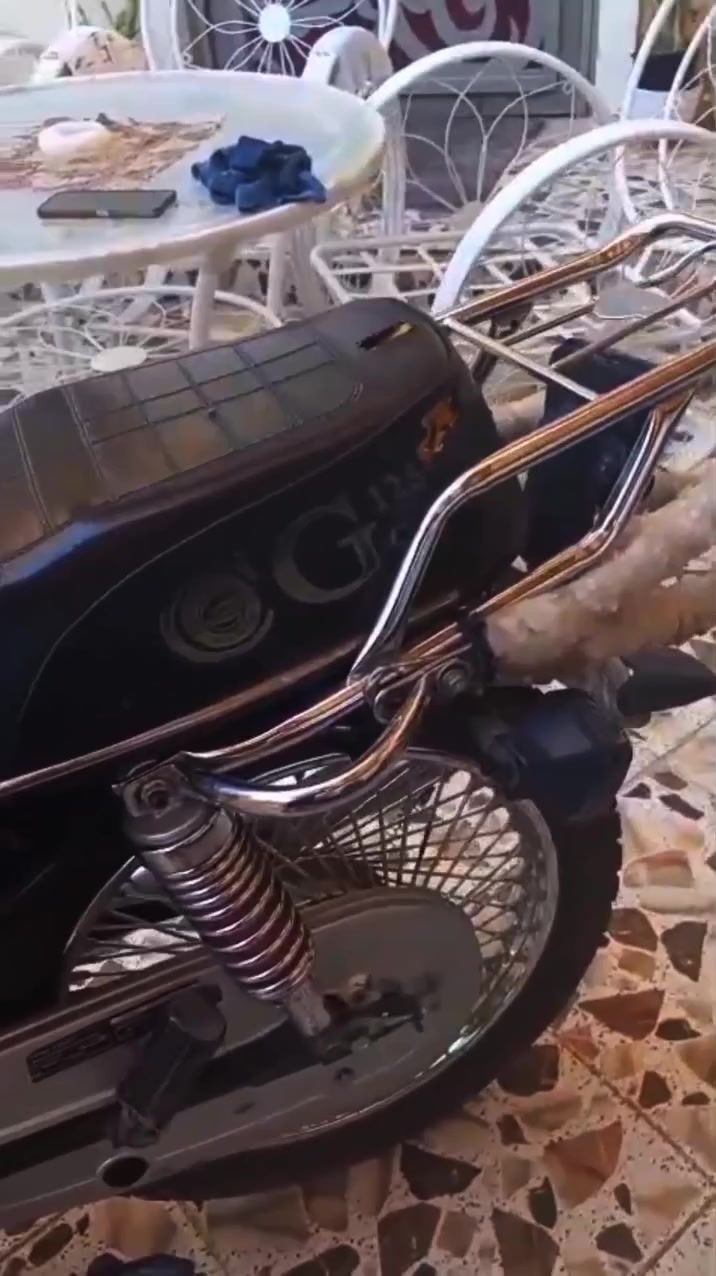 سلام عليكم عندي دراجه للبيع تاكر موديل 2024 ما مفتوح محرك نضيف كلشي ما حتاجل تعال صعد أمشي(سعر 550 بي مجال قليل و شكرن) رقم ***********
