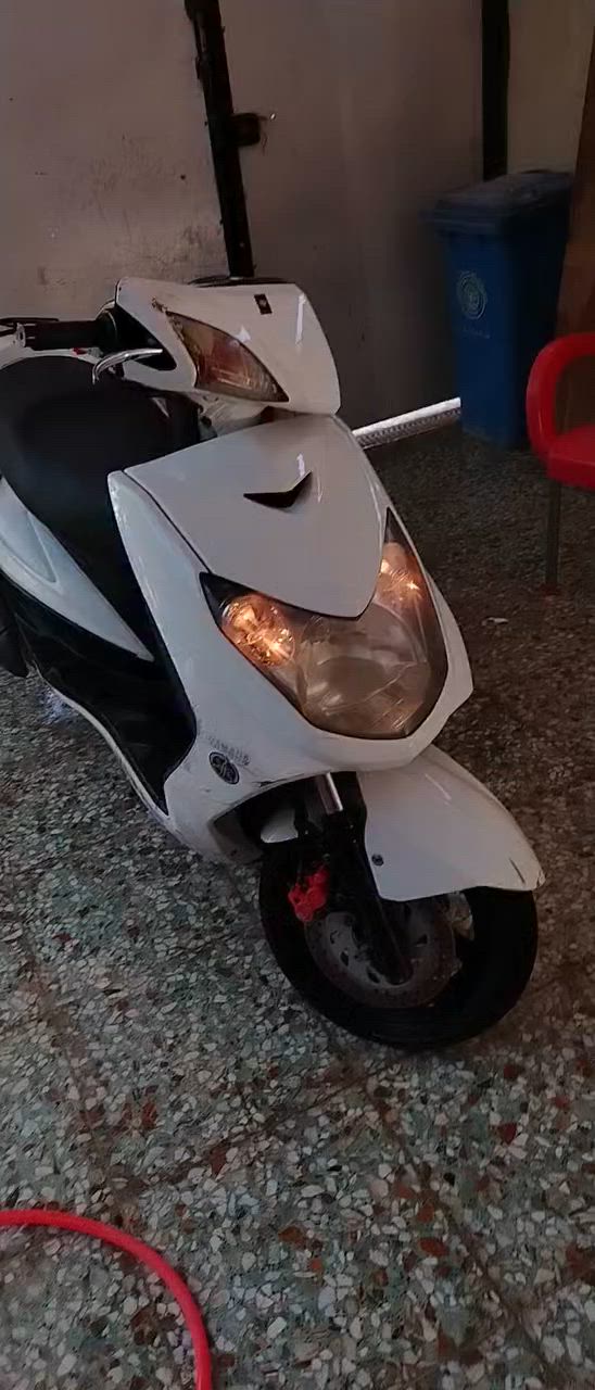 السلام عليكم 
راحه للبيع سكنس فحل ما مفتوحه
كهربائيات كلها شغاله بس كهرباء الدشبول طافي يحتاجله فيشه فقط  ب٨٠٠ وبيها مجال
العنوان الحسينيه الراشديه ***********
