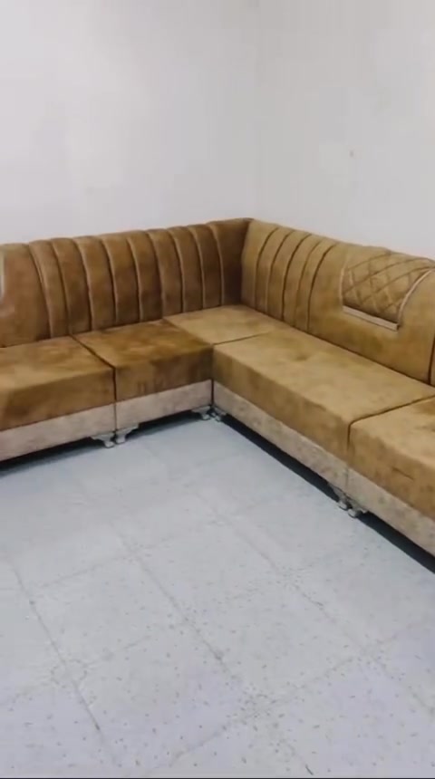 ⭐️جددي منزلك بأجمل الأثاث ⭐️
تصميم راقي راحه وجوده تدوم طويلا 
شاهدي الصور والتفاصيل العمل 

هيكل بلاويد اسود بل كامل 
سفنج مميز اول 
القماش حسب الطلب 

يجي وي كل ديوان كرت ضمان 2 سنه 
كل هاذا بسعررررر 🔥350 الف فقط مع 4 كوشات هديه 
العنوان بغداد التاجي 24 ابو عظام قرب مطعم الشامي 

للستفسار *********** واتساب
