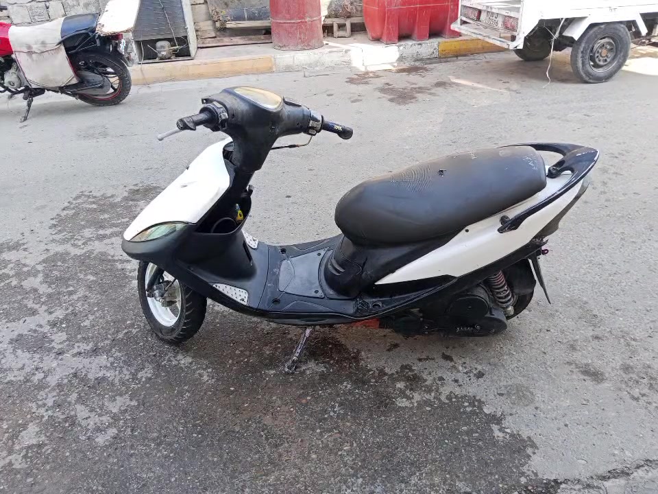 سلام عليكم دراجه للبيع 300 مكان بهرز للتواصل ***********
