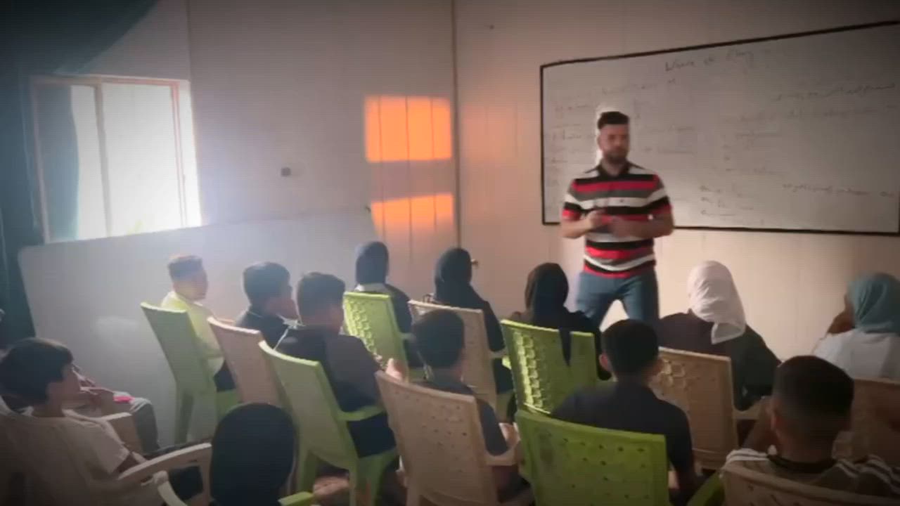 جانب من محاضرات اللغة الانكليزية لتلاميذ الصف السادس الابتدائي دفعة ٢٠٢٧ المجموعة الثانية 

✅ باب الانظمام والتسجيل ما زال مفتوح لهذا المجموعة علماً بأن الاعداد أصبحت محدودة جداً 

المكان / قاعة الاستاذ عباس بدر في حي الصدر

الأستاذ احمد هاني || معلم اللغة الانكليزية ✅

للتسجيل والاستفسار 
***********
