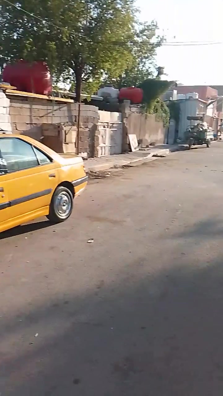 سلام عليكم بيت البيع تجاوز يحتوي على ستقبال كبير وغرفت نوم وحولي وملحقاته + غرفه نوم طابق ثاني نقص سقف مساحه ٢٠٠ متر بيت كبير حوش كبير البيت كله صب مسلح حمام داخلي وخارجي ستقبال كاشي والباقي شتايكر سعر ١٨ بي مجال مكان بغداد الحسينيه الراشديه بين مصقط والخدمات بشارع عماره المصري على شارع ٢٠ رقم.***********

