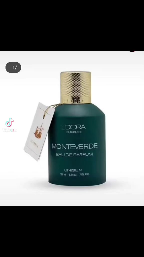 هذا العطر هو "لدورا فرگرنس مونتي فيردي" (L'DORA FRAGRANCE MONTEVERDE)، وهو عطر Unisex (مناسب للجنسين، الرجال والنساء) ويأتي بتركيز "أو دو بارفيوم" (Eau de Parfum) بحجم 100 مل.
​إليكِ أبرز مميزاته ومكوناته العطرية:
​🌟 أبرز المميزات:
​التصنيف: ينتمي إلى فئة عطور النيش (Niche) البديلة التي تعتمد على الجودة العالية والتميز.
​التركيبة: يحتوي على زيوت وعناصر طبيعية فرنسية وإيطالية وإسبانية فاخرة.
​الطابع العطري: عطر دافئ، قوي، وغامض يتميز بطابع ترابي خشبي فريد.
​الثبات والفوحان: عالي الثبات بفضل اعتماده الكلي على نوتة عطرية مركزة وقوية، مما يجعله يدوم طويلاً على الجلد والملابس.
​🪵 المكونات والنوتات العطرية:
​العطر يعتمد بشكل أساسي ومكثف على مجموعة الباتشولي (Patchouli)، وتتوزع نوتاته كالتالي:
​النوتة الافتتاحية (بداية العطر): نعناع هندي (باتشولي) دافئ وخريفي يمنح لمسة ترابية غنية فور الرش.
​النوتة الوسطى (قلب العطر): نعناع هندي (پاچولي) يمتزج بشكل ناعم ليعزز عمق الرائحة.
​النوتة الأساسية (قاعدة العطر): نعناع هندي مستقر ومركّز يضمن الفوحان العالي والاستدامة طوال اليوم.
​باختصار: هو عطر مثالي لعشاق الروائح الخشبية والترابية (الدافئة والمرة) التي تعطي هيبة وحضوراً لافتاً، وممتاز جداً للأجواء الباردة أو المناسبات الرسمية.
يوجد لدينا توصيل جميع محافظات العراق  ***********