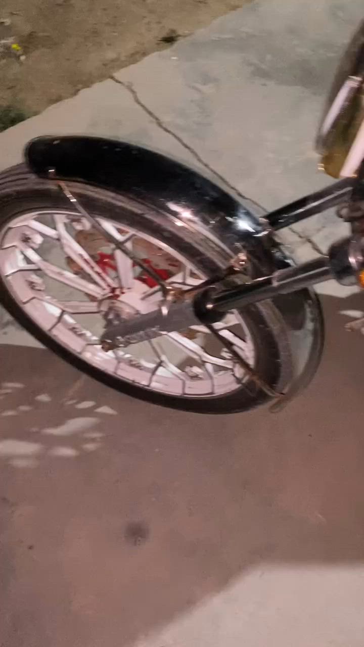 سلام عليكم دراجه سافان موديل 24 يرادله ترتيبات السعر 375 قفل أوراق بغداد العنوان واسط عزيزيه ***********
