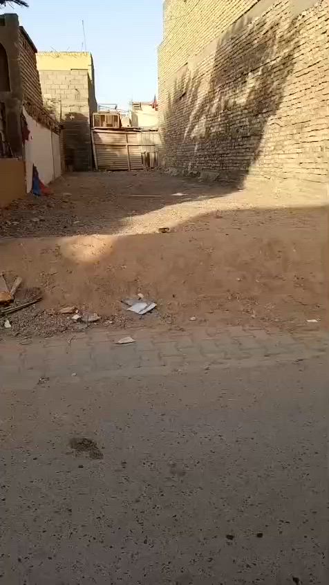 السلام عليكم قطعه ارض للبيع
المساحة. 100متر. زراعي. سند 25.

متوفره كامل الخدمات عنوانها سبع قصور شارع ابو سعد الشموسي مقابل صيدلية شمس المدينه للاتصال ***********  وبلخدمه
