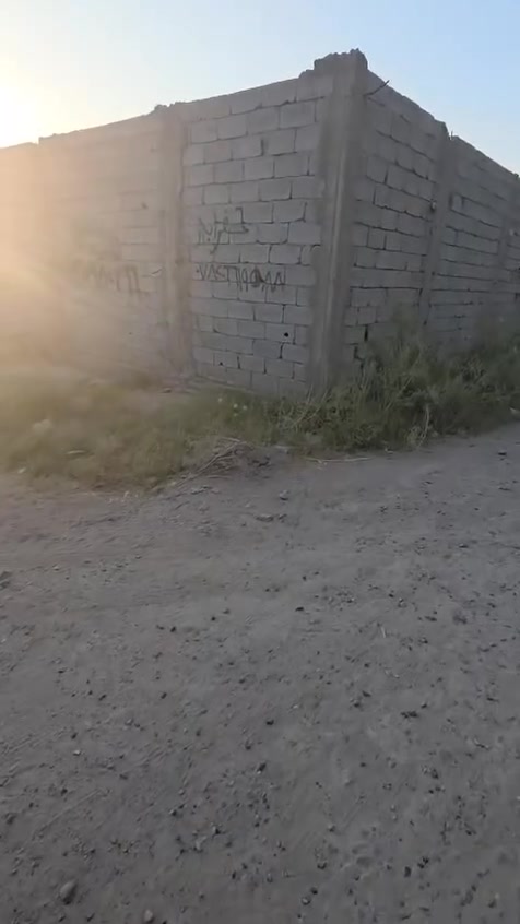 سلام عليكم ربع دونم للببع 625 قرب مدرسه الاحرار موقع حلو شارع مرتب كامل خدمات مي كهربا تبليط بسعر مناسب ستفسار سيد محمد ***********

