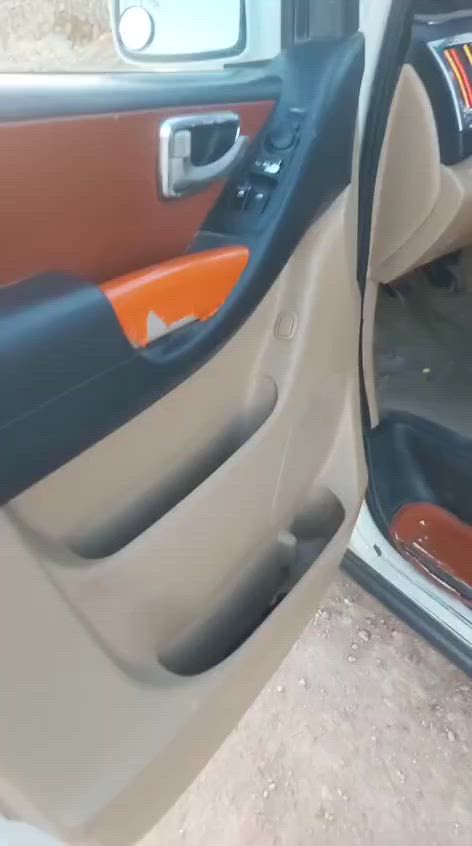 سلام عليكم للبيع استاركس موديل ١١ رقم بغداد انكليزي باسمي تحويل ثاني يوم السيارة جديدة يرادلها ترتيب مكانها الانبار حديثه السعر ١٤٥
***********
