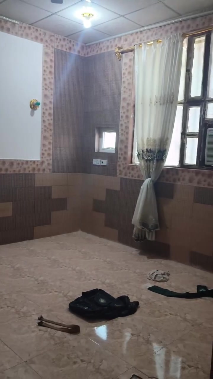 بيت طابقين للبيع مساحه ١٠٠ حديقه وكراج ١٠٠ ❗🛑
بيت طابقين بناء حديث 🛑
عنوان بختياري خلف مركز الشرطه 🔴
طابق الاول يحتوي على غرفة نوم ١ 🔴
صاله ومطبخ واستقبال مجموعه صحيات 🔴
طابق الثاني غرفتين نوم وصاله واستقبال مجوعه 🔴 صحيات❤سعر ٦٥ وبي مجال رقم هاتف ***********

