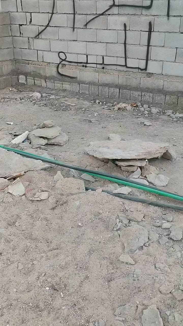 بيت للبيع هيكل مساحت الكاع الكليه 440متر3غرف وصاله وديوان وحمام وتواليت السعر 20مجال بصيط المكان البصره الزبير منطقت الدواجن الشراي يتصل ***********
