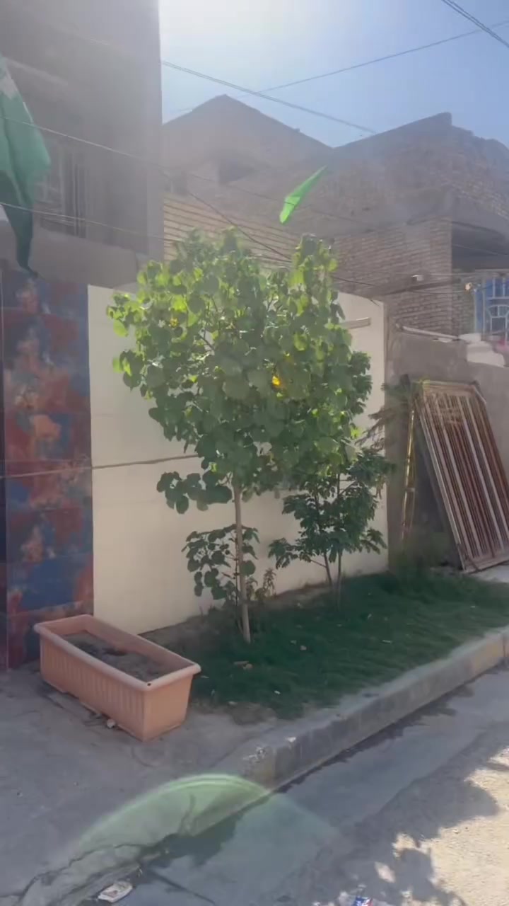 دار للبيع جنس العقار طابو صرف في منطقة كفاءات العبيدي فرع مدارس بغداد الجديدة  مساحة 150 واجهه 7.5 ونزال 20  يحتوي على استقبال ومطبخ وصالة كبيرة وغرفة نوم وصحيات ومناور ثنين الطابق الاول مرمر وسيراميك الطابق الثاني يحتوي على غرف عدد 3 وصاله وصحيات  الطابق الثالث يحتوي ع مخزن يصلح غرفه  بيت جديد بدون اي رطوبة كاشي جديد مالت الكراج والطابق الثاني العنوان شارع الكفاءات اول فرع على ايدك اليسرى فرع المدارس مقابل ابو مقتدى المختار  السعر ع الخاص للاستفسار ***********
