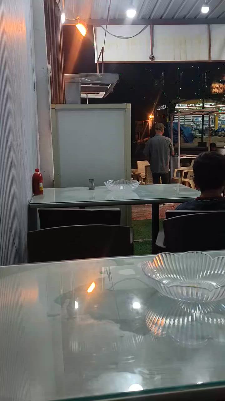 السلام عليكم 
مطعم مأكولات سريعه و فطور صباحي جاهز للبيع بسعر مناسب و مستعجل على البيع 
بكربلاء بداية حي العسكري من جهة الغدير 
*********** / ***********
