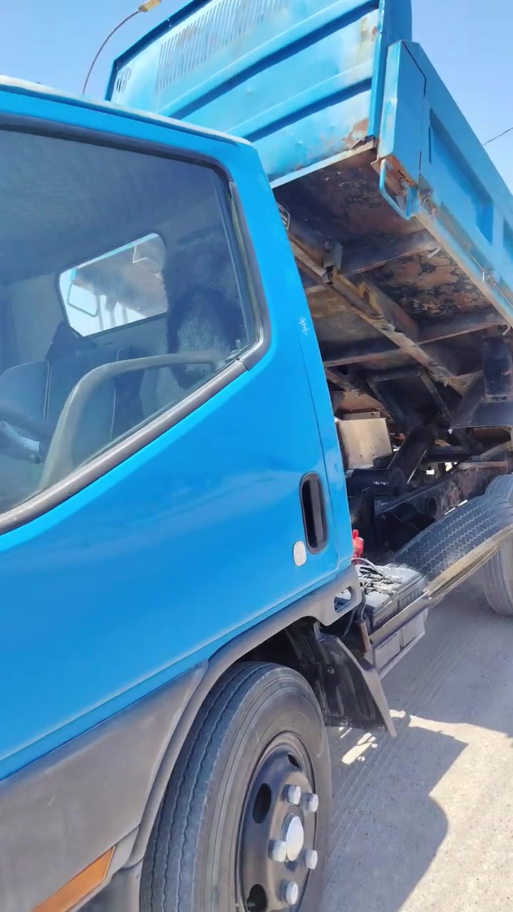 سلام عليكم كنتر بزون  فحل  مكينة 108 يعني  33   لا تبخير ولا تنقص  سيارة جاهزة من كلشي   نضيفة كلش
 رقم كربلاء  انكليزي بسمي   سنوية 2031 مكاني كربلاء  
للتصال ***********
