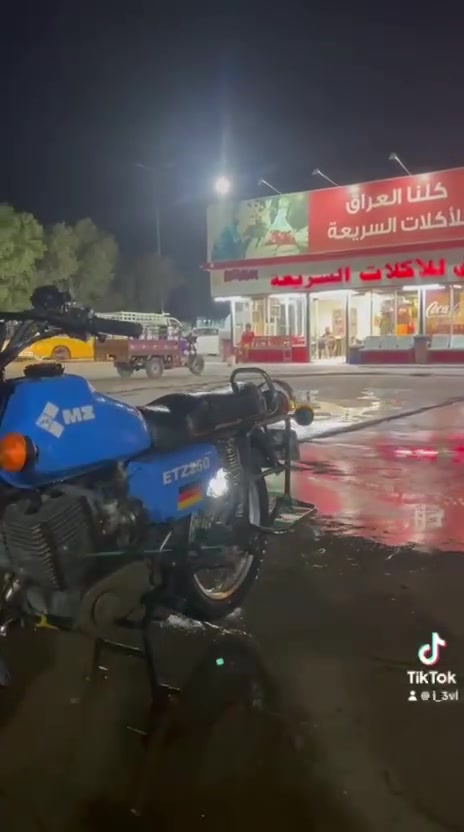 سلام عليكم ماطور اصولي للبيع مامتواجد على الفيس اتصل فقط*********** موديل 82 ✋🏻مكانه واسط عزيزيه

