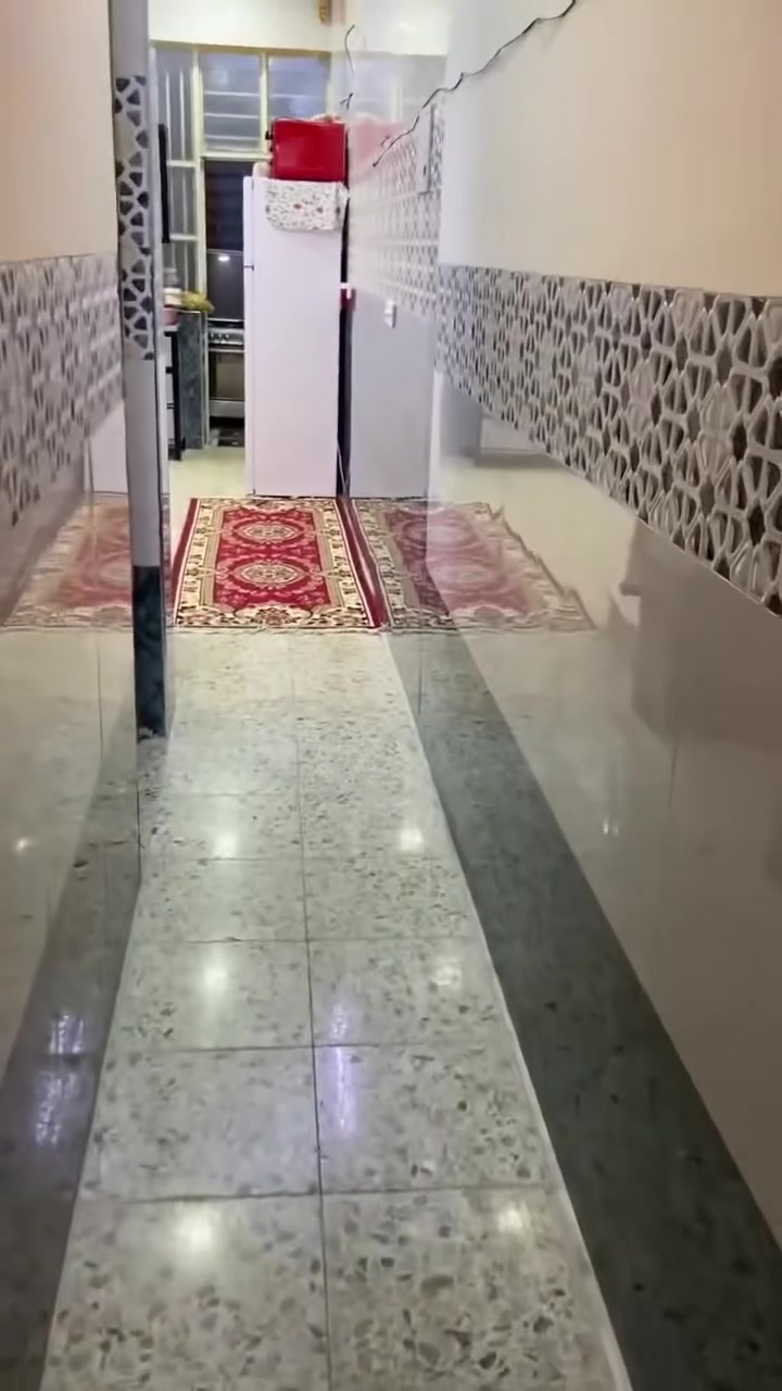 السلام عليكم
دار للبيع طابو زراعي قرار 25 
المساحة 100 متر الواجهة 5 نزال 20 
طابقين كامل فول بناء حديث ما ناقصه اي شي 
عرض الشارع 10 متر 
الموقع الامين الثانيه السده قرب ساحة زمن شارع 10 
للاستفسار اكثر على الرقم *********** .
