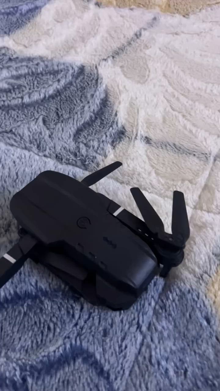 درون نوع E88 جاهزه  مابيه اي نقص 

يجي ياخذ على فحص 

وياه شاحنه
وزوج مراوح
وبطاريه 
وباتريات الاصليه 
ودرع حمايه 

بسعر :٢٥الف بيه مجال توصيل متوفر فقط داخل بغداد

***********
