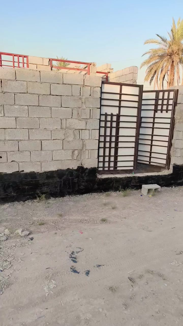 السلام عليكم هيكل للبيع المساحة 100متر قرب اسواق الزبيدي سند 35السعر 23وبيه مجال شي قليل رقم الهاتف‏‪***********‬‏
