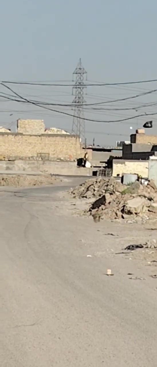 بيت 95 متر مربع في منطقه الدسيم قدام الحسينيه مال شيخ وهاب ماي مجاري كامل حتى داقين بي رصيد بعد بس التبليط كل شيء يمك موجود البيت يخبل والله والجوارين طيبين والنعم منهم امانه الله البيت معروض للبيع السعر مالته كلش مناسب 32 وبي مجال الشراي تواصل وياي على هذا الرقم وكل شيء موضح بالفيديو العنوان والمكان ***********
