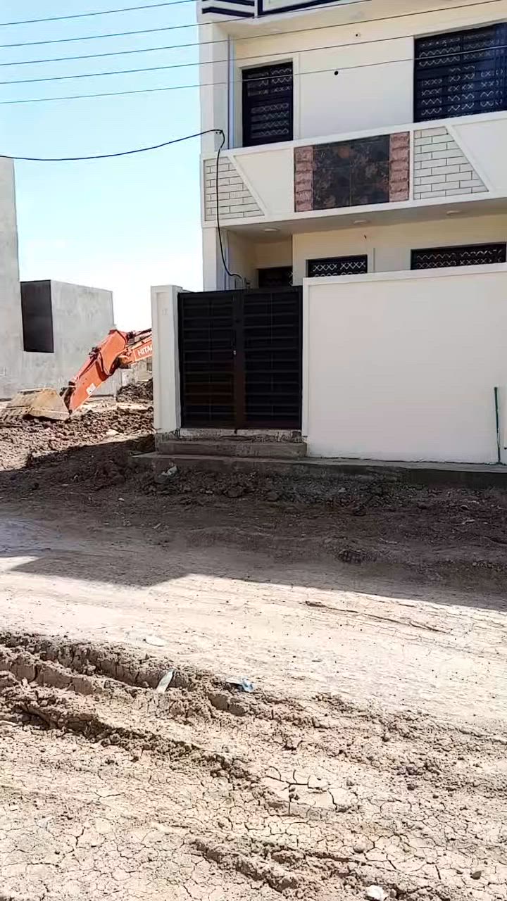 مشتمل 100م5*20للبيع بشارع المدرسة للاتصال والاستفسار هاتف ***********
