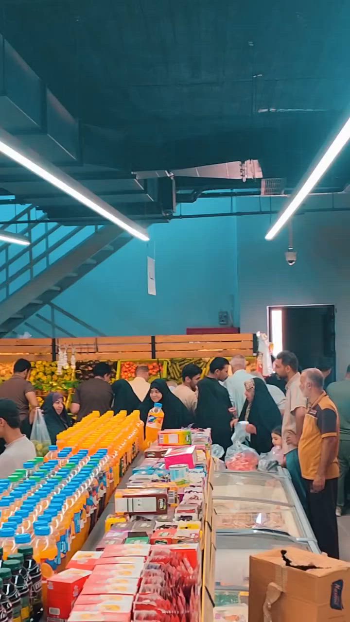 أجواء محرم الحرام من داخل مول أهل الخير نادر
مع اقتراب يوم العاشر من محرم تشهد أروقة مول أهل الخير نادر حركةً مميزة حيث تتوافد العوائل لشراء مستلزمات العزاء وتجهيز احتياجاتها لهذه المناسبة من الملابس السوداء إلى مستلزمات الضيافة والمواد الغذائية كل شيء يُحضَّر بروحٍ تعكس خصوصية هذه الأيام
نسعد بخدمتكم ونسأل الله أن يتقبل من الجميع صالح الأعمال وأن يجعل هذه الأيام المباركة أيام خير وبركة على العراق وأهله.


**إذا كنت صاحب هذا الإعلان وتريد حذفه لأي سبب، رجاءا أرسل رسالة إلى الدعم الفني**