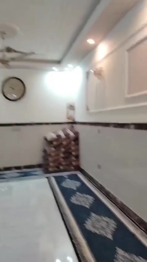 السلام عليكم بيت مساحه 144 في مدينه الصدر قطاع 73 مقابل شارع عام استفسار على رقم ***********
