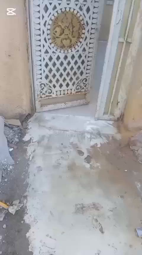 سلام عليكم يوجد بيت مساحه 50 متر البيع في كربلاء كنطرت سلام شارع المدرسي جاهز يصلح حسينيه وسكن يبعد عن المام 2 عقد زراعي قرار 117 مشمول بل طابو متوفر كافت الخدمات سعر البيت 30 مليون وبي مجال الستفسار علا رقم *********** أبو مالك الاسدي
