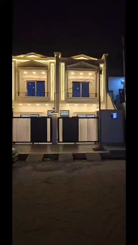 🛑 عرض مميز وسعر مناسب جداً 🛑
🏠 دارين متلاصقين للبيع (بناء حديث - بناء ملكي) 🏠
لعشاق السكن الراقي والموقع المتميز، متوفر الآن بيتين متلاصقين بتصميم حديث وبناء ملكي فخم وجاهز للسكن.
 الموقع: منطقة الأسرى والمفقودين - قرب دور السكك - خلف أسواق السعادة.
 المساحة: 100 متر مربع لكل دار.
 نوع العقار: طابو صرف (سند باسم شخص واحد، تحويل مباشر).
 السعر: 115 مليون دينار عراقي (لكل دار).

✨ مميزات العقار:

 بناء حديث وتصميم ملكي متقن ومستغل للمساحات بشكل ممتاز.
 موقع خدمي وقريب من الأسواق والمرافق الحيوية.

📞 للاستفسار أو للمعاينة، يرجى الاتصال على الرقم التالي:

***********

أهلاً وسهلاً بالجميع.
