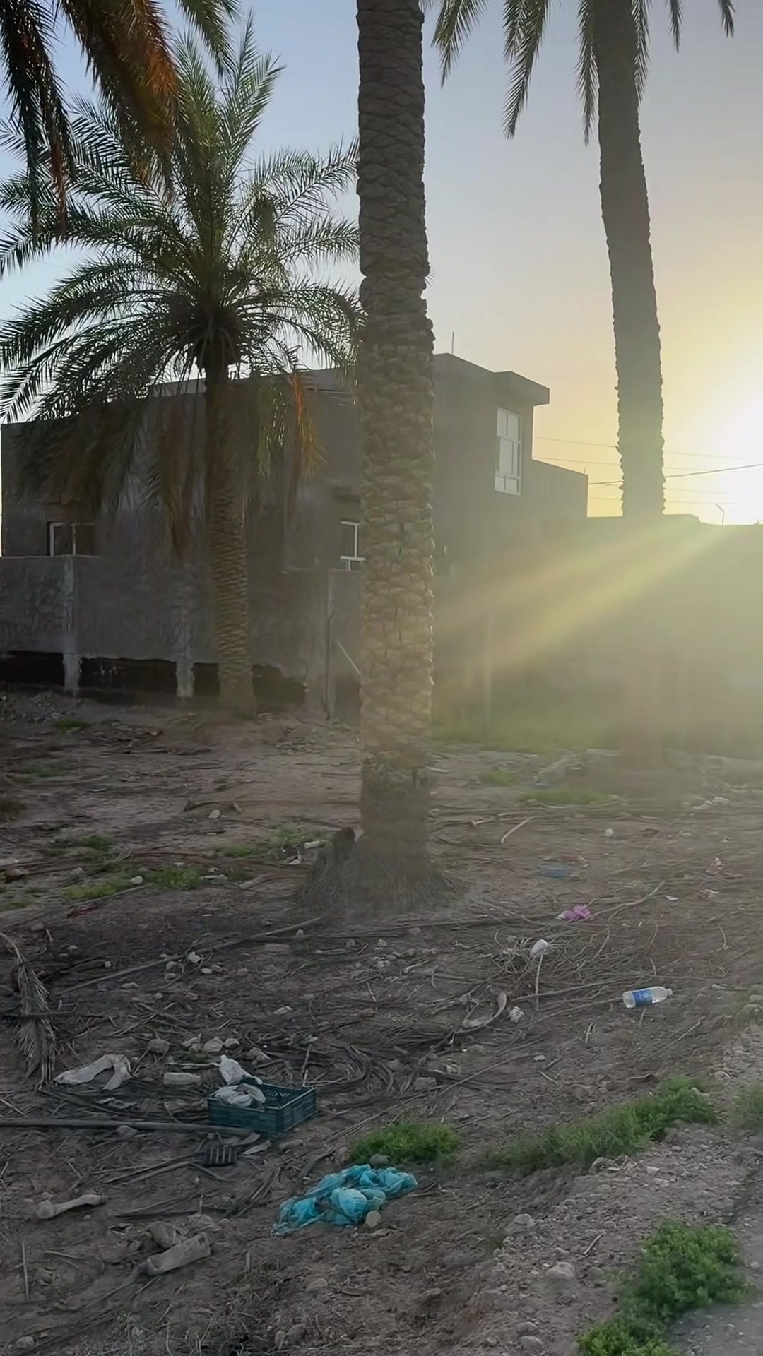 أرض للبيع في الحلة - زوير الغربي
طابو ملك صرف (زراعي)
 المساحة: 140 متر مربع.
 الموقع: بزوير (التقسيم الثالث - خلف الملعب).
 المميزات: قريب جداً من شارع الكورنيش، تقسيم مرتب، منطقة هادئة وحيوية.
📍 مكتب التصميم العقاري | الحلة - حي الصحة - مجاور جامع الهندي.
📞 للاتصال والواتساب:
 ***********
 ***********
