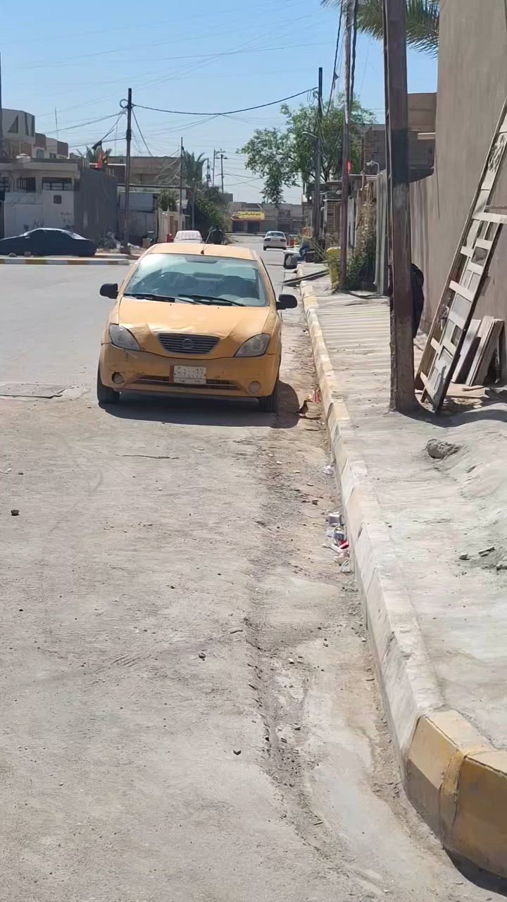 السلام عليكم مشتمل البيع مساحته ١٢٥ مربع المكان بحي العسكري قرب شارع العام يبعد عن شارع ١٠٠ متر طابو صرف *********** ***********
