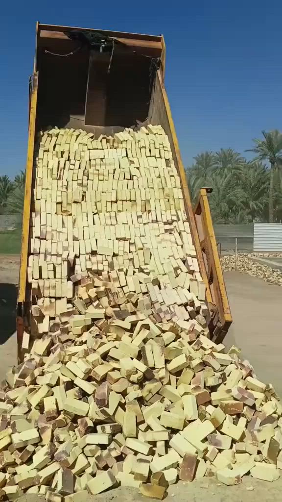 السلام عليكم طابوقه شرط الشراي مسامحه بالسعر واللي ياخذ كميات نسوي له تخفيضات الاستفسار على هذا الرقم. 
 ***********@@@
