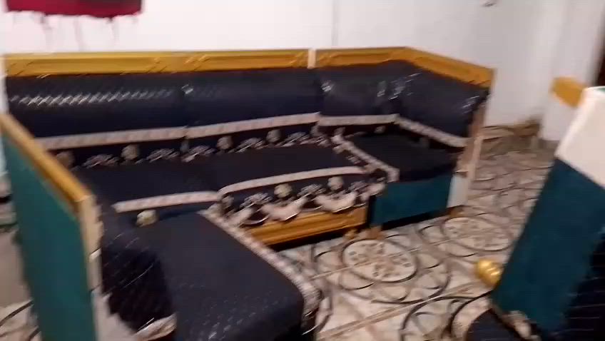 تخم 18 مقعد سعره 225 وبي مجال
سرير طفل بعد اخو الجديد سعرة 115 
العنوان الرمادي التاميم الدواجن للاستفسار الاتصال علة الرقم ***********
